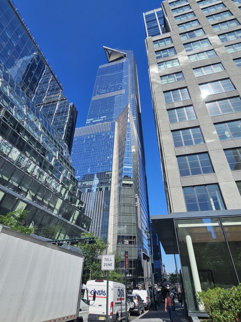 30 Hudson Yards viewed from Midtown Manhattan showing Edge structure