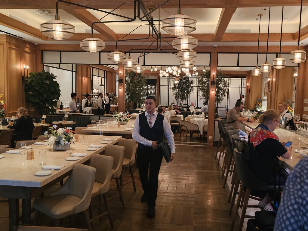 Osteria La Baia NYC dining room near Rockefeller Center and Broadway