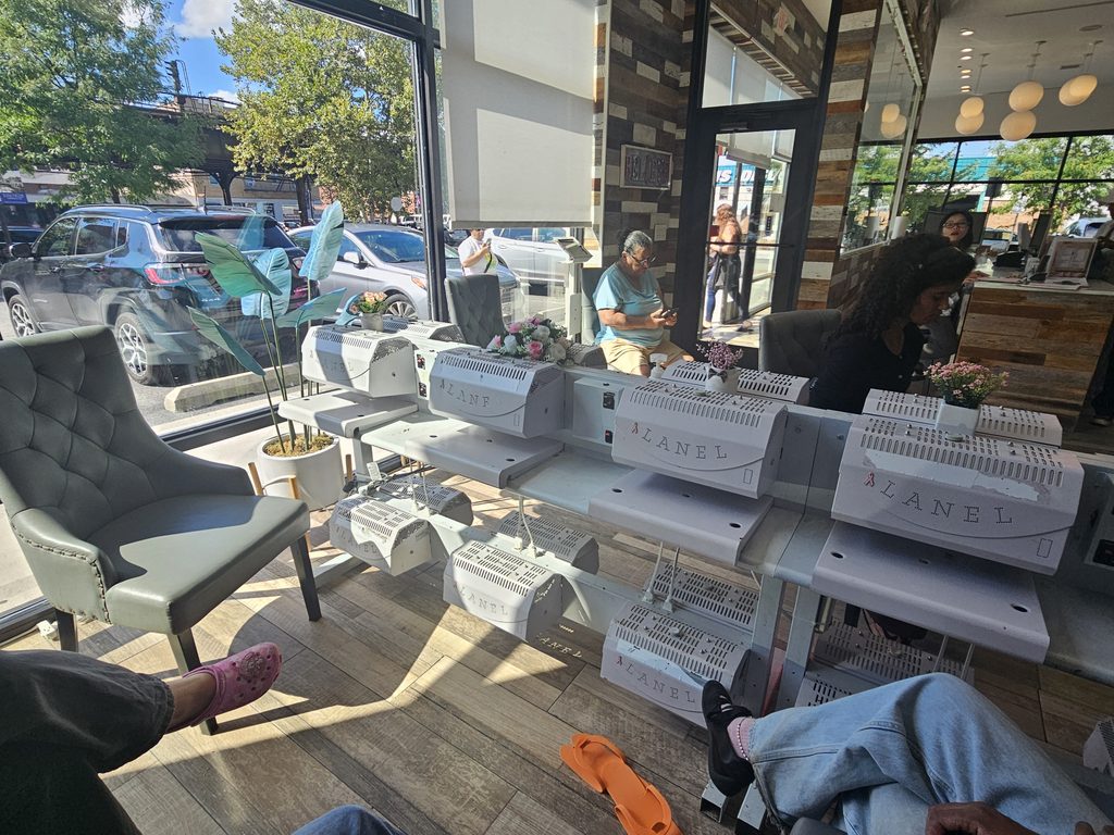 Victoria’s Nails & Bar in the Bronx