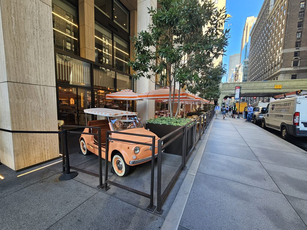 Giulietta NYC Giardino outdoor dining terrace on Vanderbilt Avenue