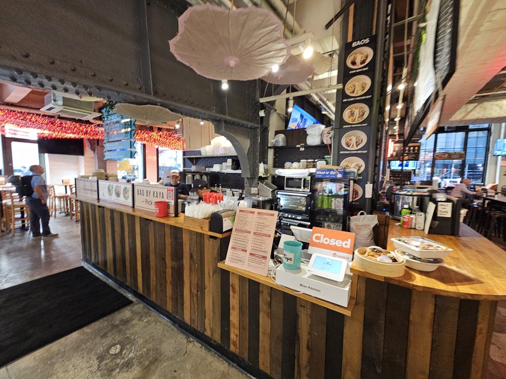 Vanderbilt Market NYC dining and bar area