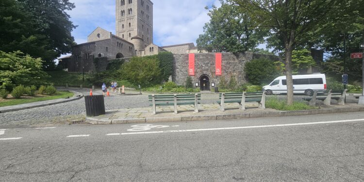 Fort Tryon Park NYC Hudson River overlook with trees and Palisades