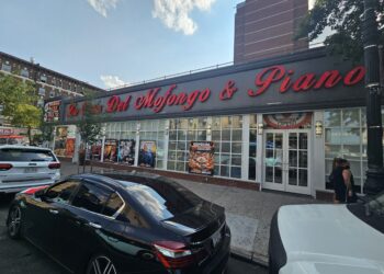 La Casa del Mofongo Piano Bar storefront exterior in Inwood Manhattan