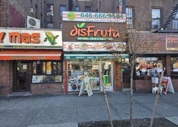 DisFruta Juice Bar NYC storefront on Dyckman Street